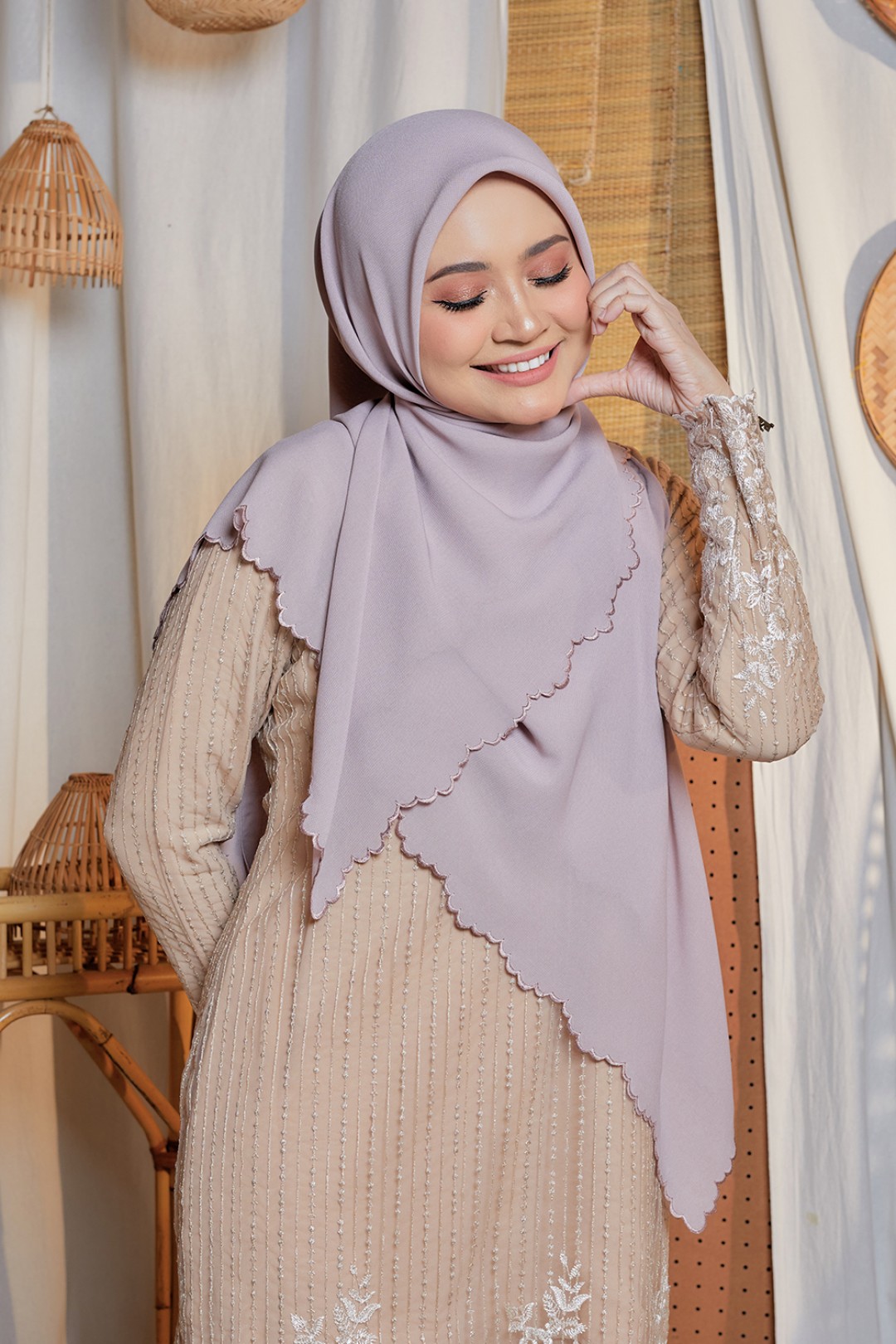 Bawal Sulam Violet Ash