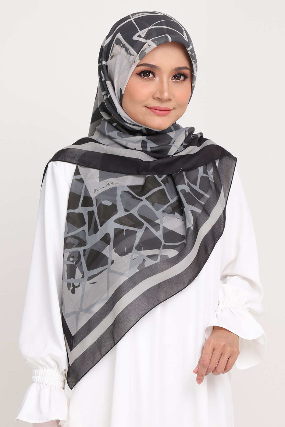 Bawal Printed Madera Silky Black