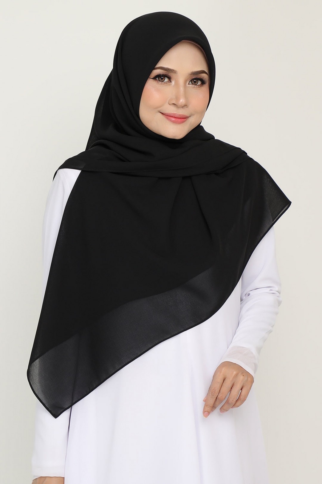 Bawal Square Black