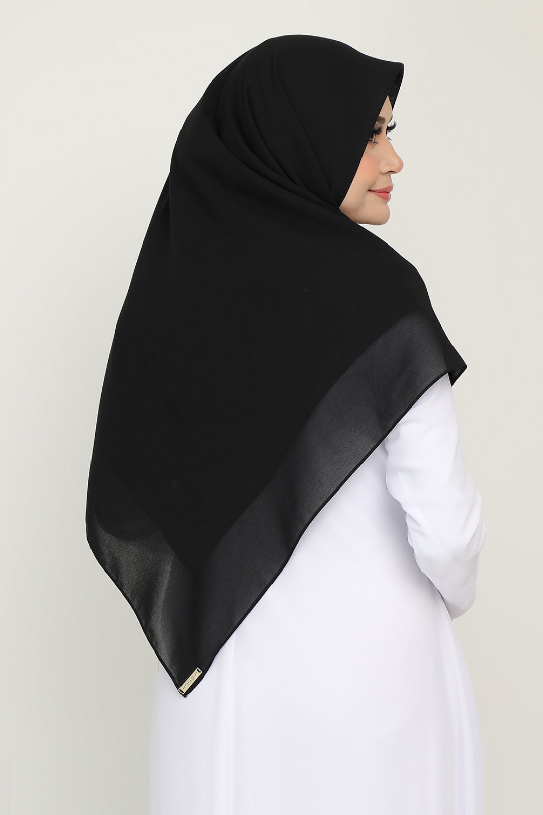 Bawal Square Black