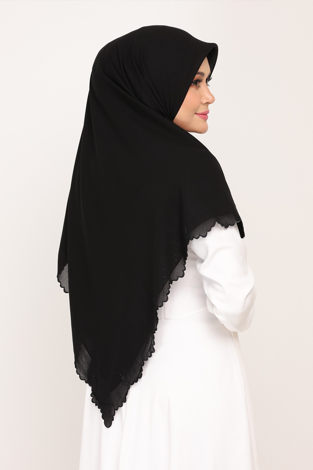 Bawal Sulam Charcoal Black