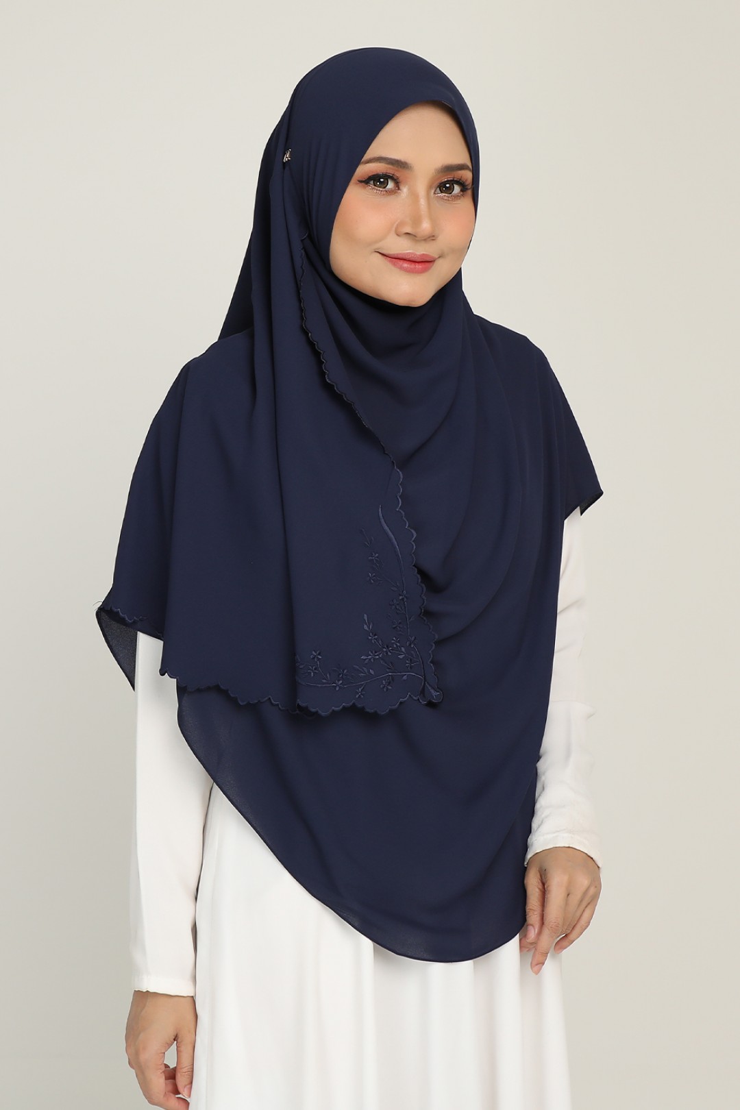 Umma Shawl Sulam Dark Yale