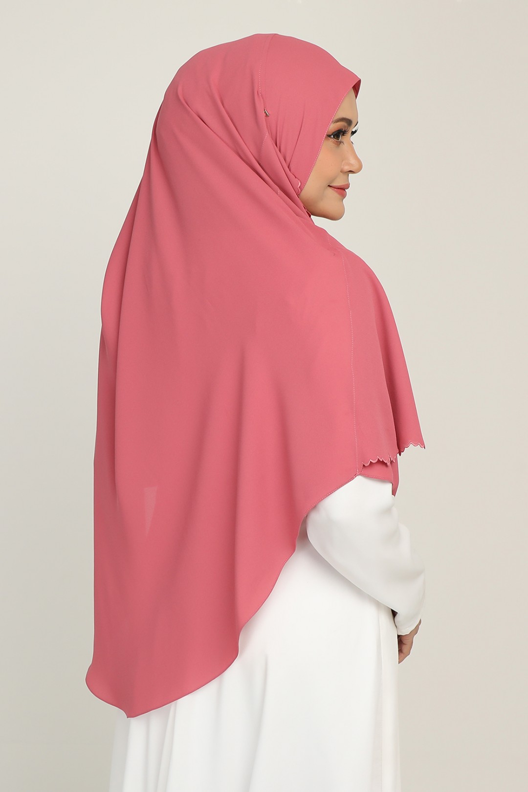 Umma Shawl Sulam Folly Coral