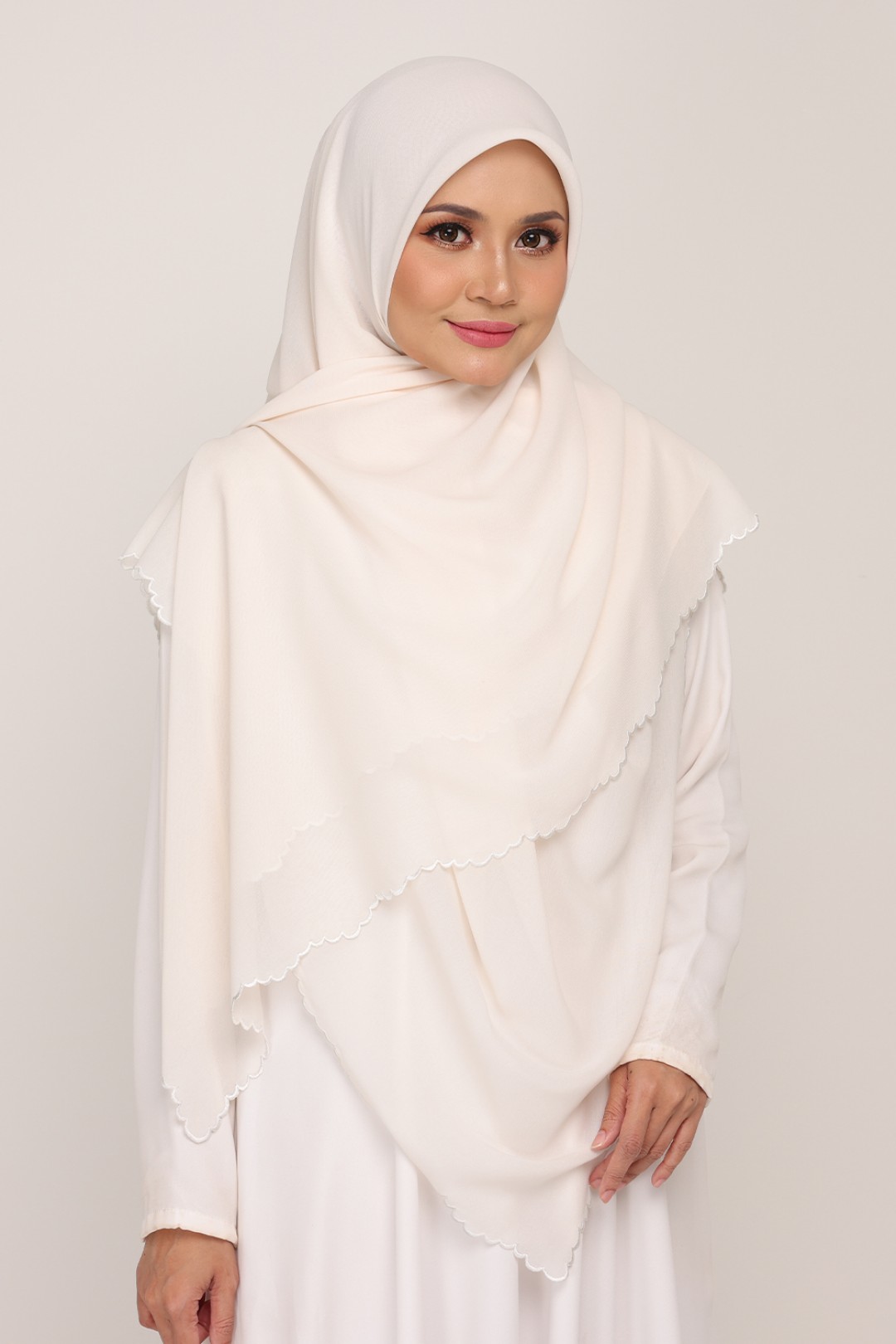 Bawal Sulam Floral White