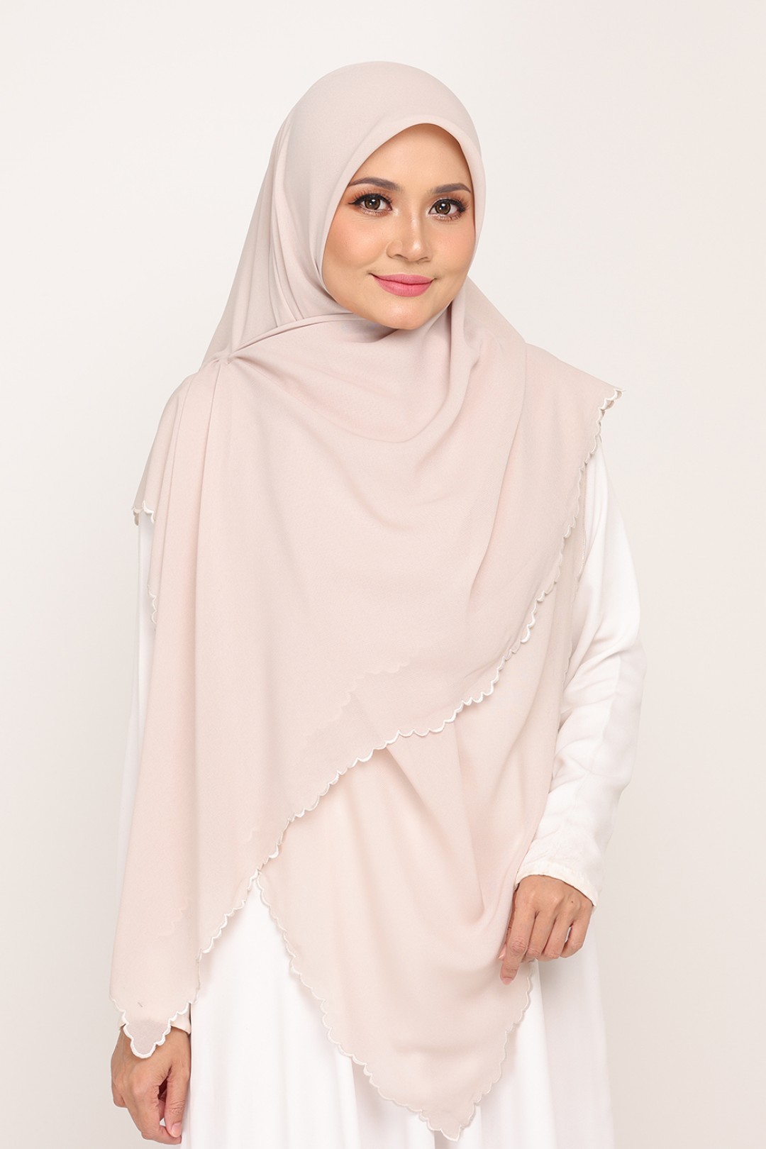 Bawal Sulam Ivory Pearl