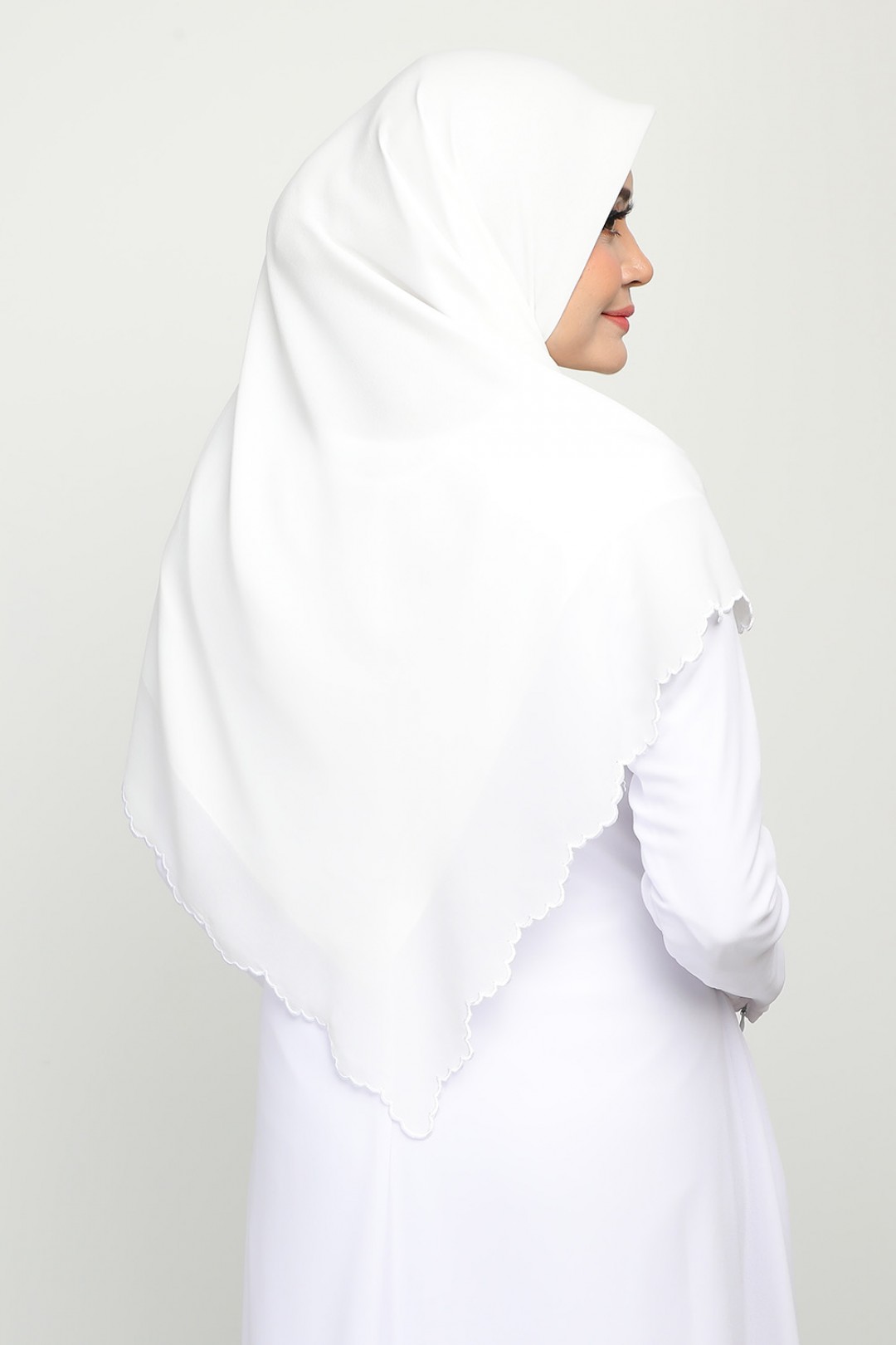 [AS-IS]- Bawal Sulam Preity White