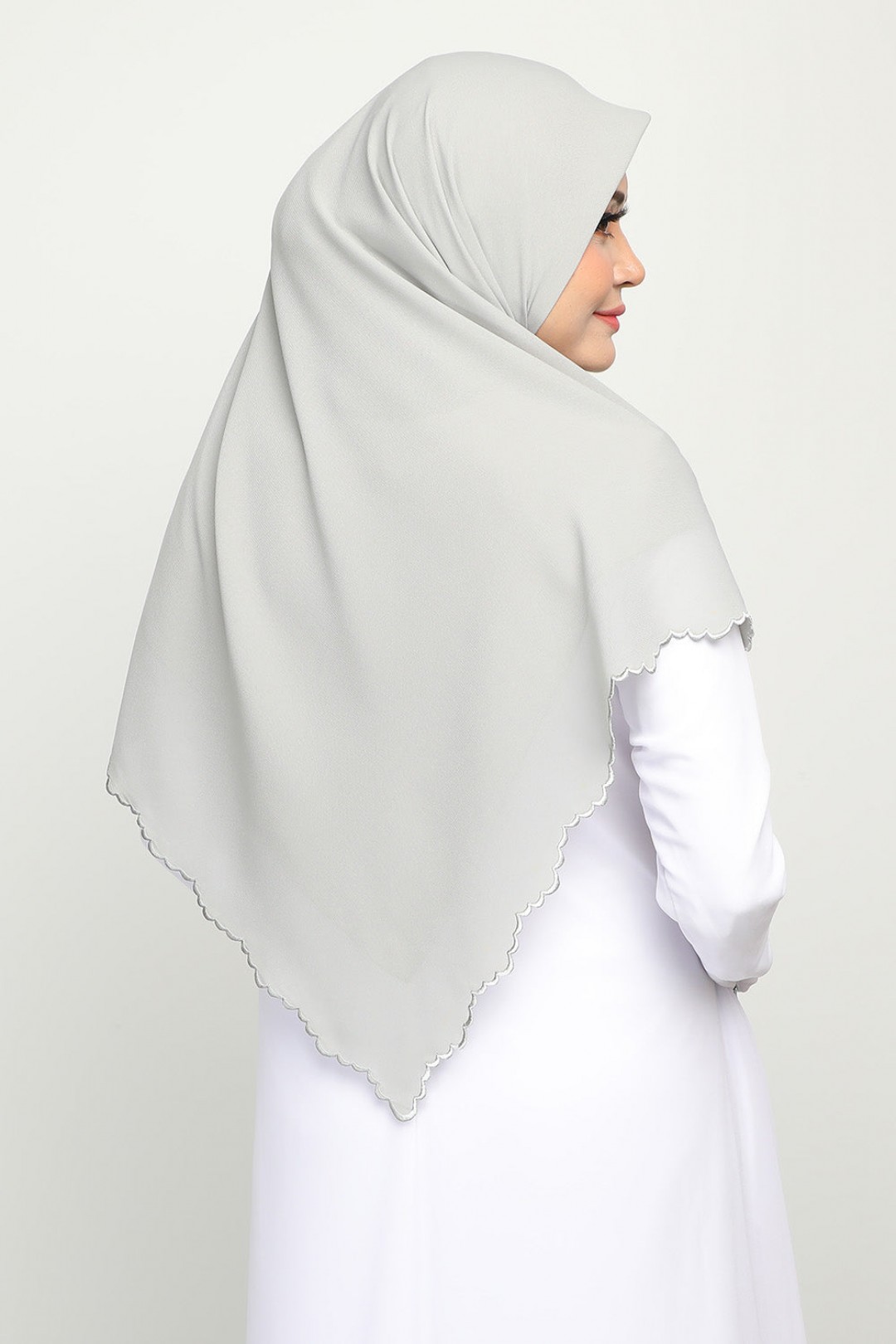 Bawal Sulam Silver Crest