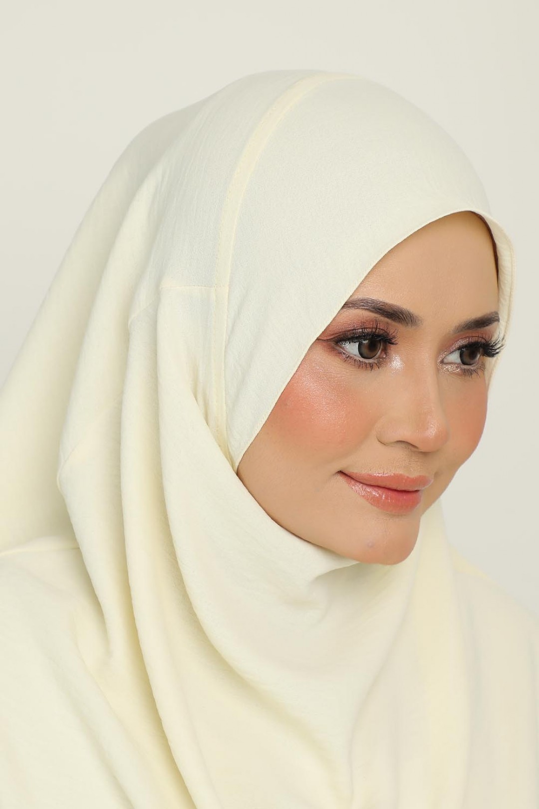 Umma Plain Berdagu Old White