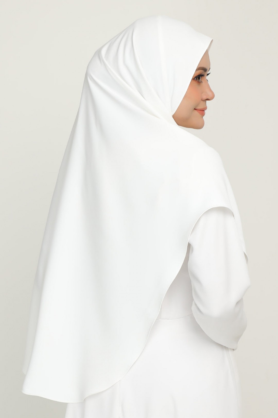 [AS-IS]- Sarung Shawl Ummi White Cotton