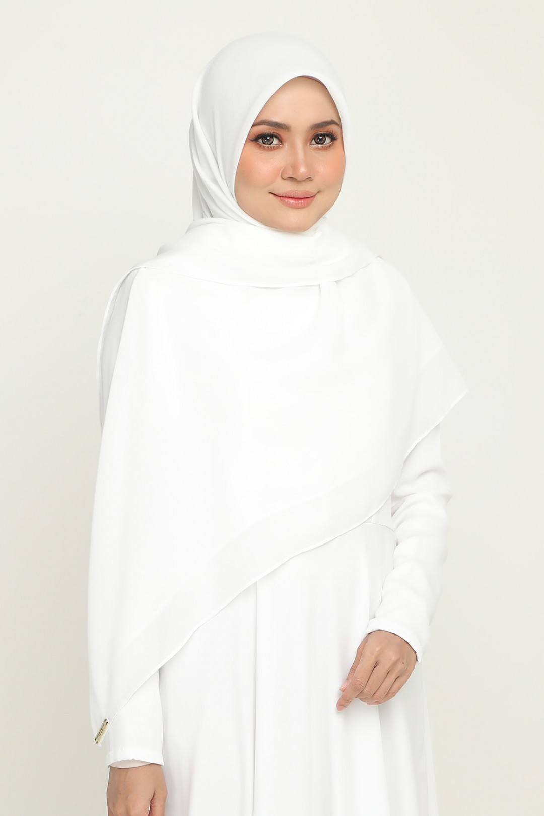 As-Is Classic Bawal Holy White