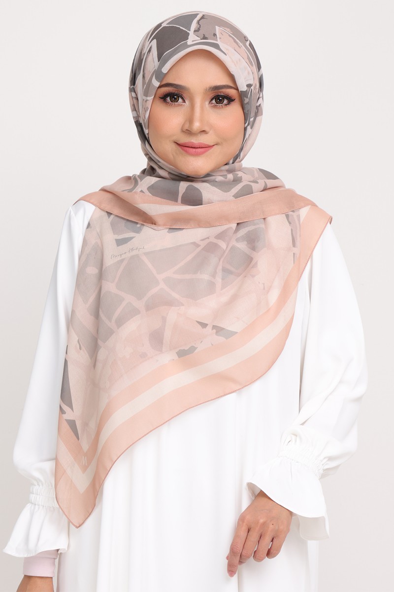 As-Is Bawal Printed Madera Dutch Ivory